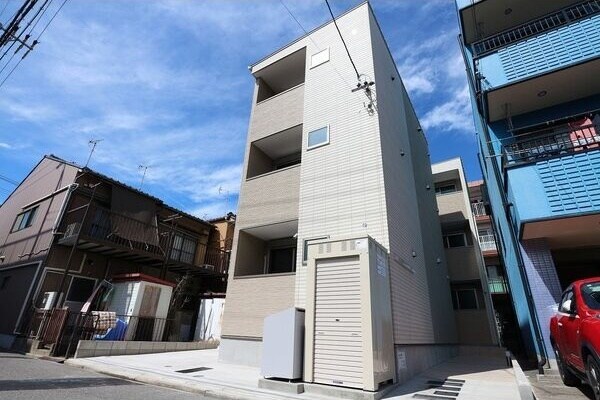 物件外観写真1　(外観もきれいです)