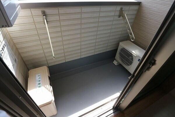 物件内観写真14　(外からの目が気にならないバルコニーで洗濯物が干せます)