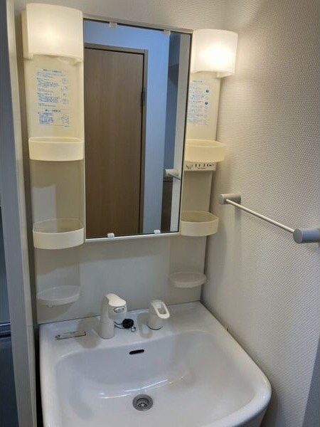 物件内観写真5　(洗面所です)