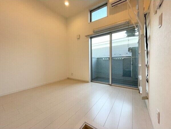 物件内観写真2　(居間です)