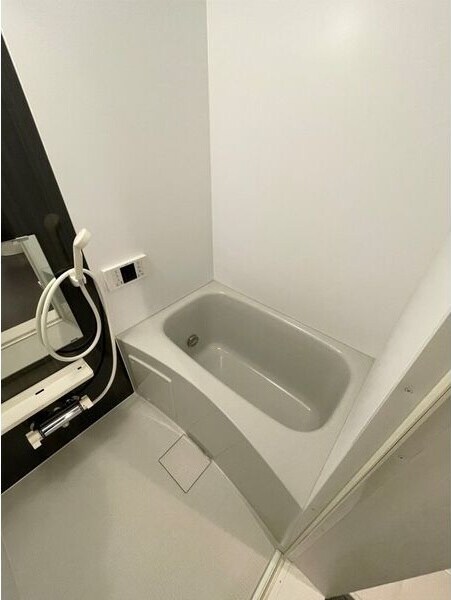 物件内観写真4　(きれいなお風呂です)