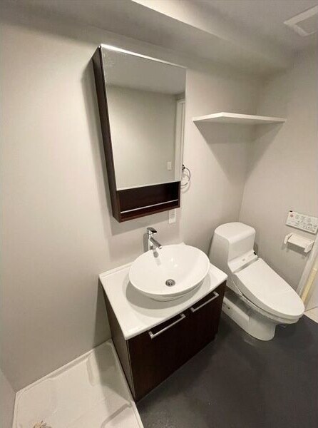 物件内観写真5　(使いやすい洗面所です)