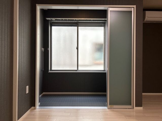 物件内観写真12　(暖かな日差しのふりそそぐバルコニー)