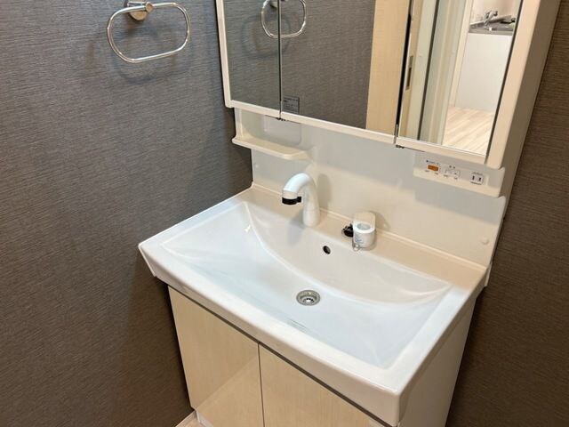 物件内観写真19　(コンパクトで使いやすい洗面所)