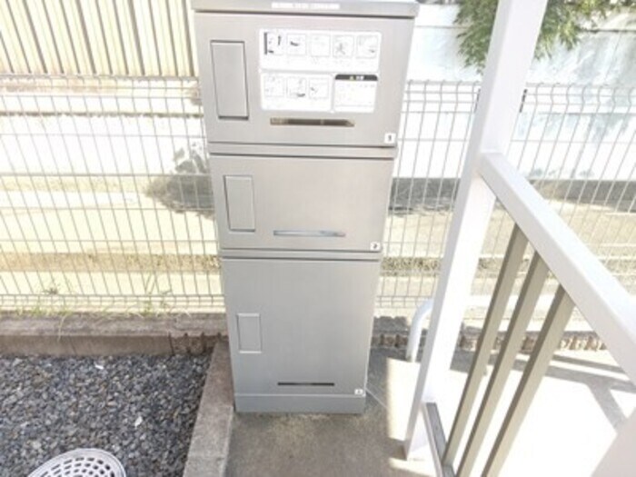 物件内観写真4　(宅配ボックスです)