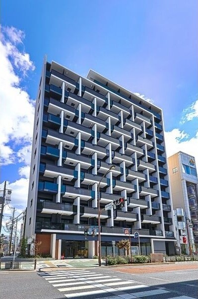 物件外観写真1　(外観は落ち着いています)