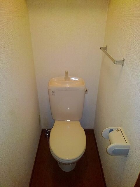 物件内観写真7　(コンパクトで使いやすいトイレです)