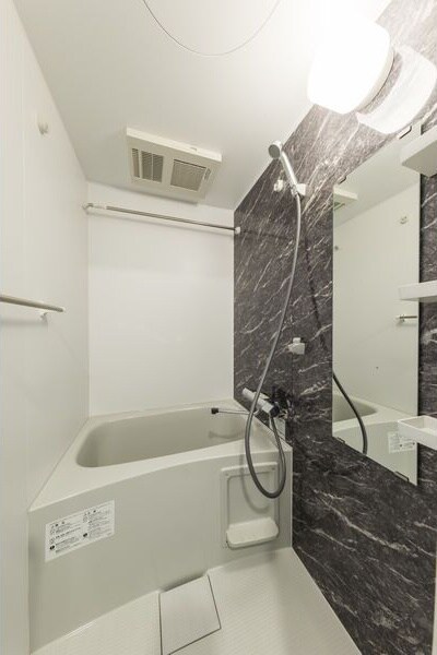 物件内観写真9　(コンパクトで使いやすいお風呂です)