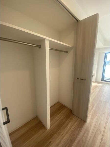 物件内観写真13　(大きなスペースがあり、収納には困りません)