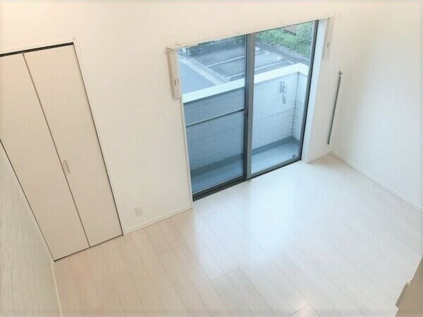 物件内観写真3　(ゆったり過ごせるリビングです)