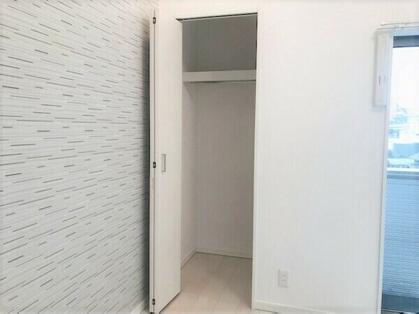 物件内観写真9　(ちょっとした収納スペースも充実しています)