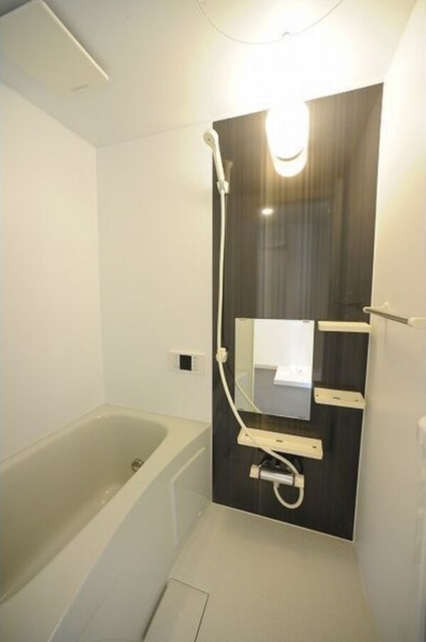 浴室(コンパクトで使いやすいお風呂です)