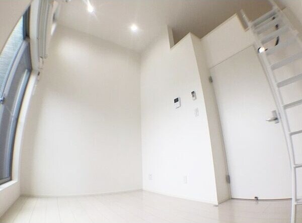 物件内観写真2　(おしゃれなリビングです)