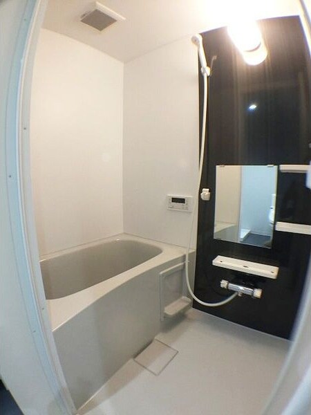 物件内観写真4　(コンパクトで使いやすいお風呂です)