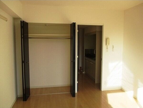 物件内観写真7　(使い勝手のいい洋室です)