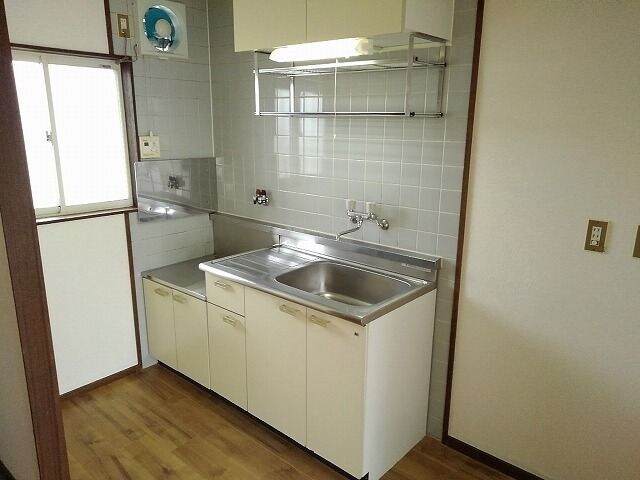 物件内観写真6　(きれいなキッチンです)