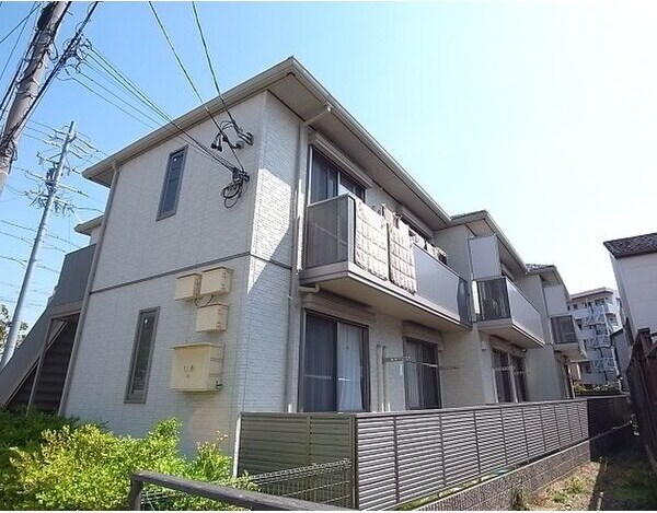 物件外観写真2　(外観もきれいです)