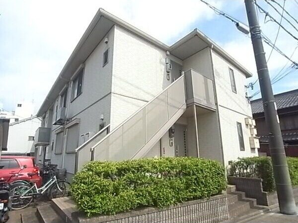 物件外観写真3　(物件の外観です)