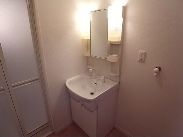 物件内観写真7　(洗面所です)