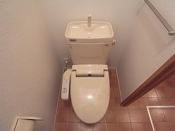 物件内観写真8　(シンプルで使いやすいトイレです)
