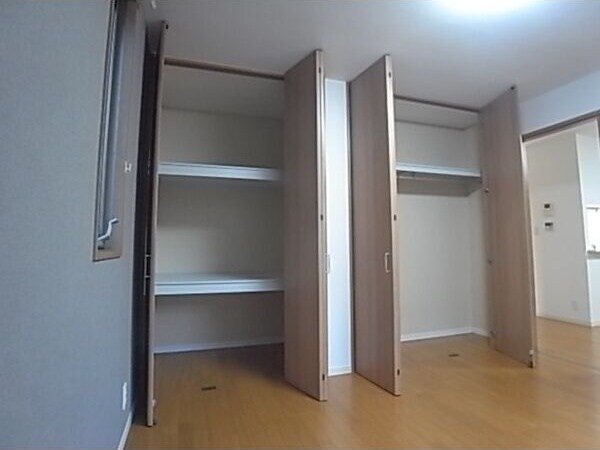 物件内観写真11　(ちょっとした収納スペースも充実しています)