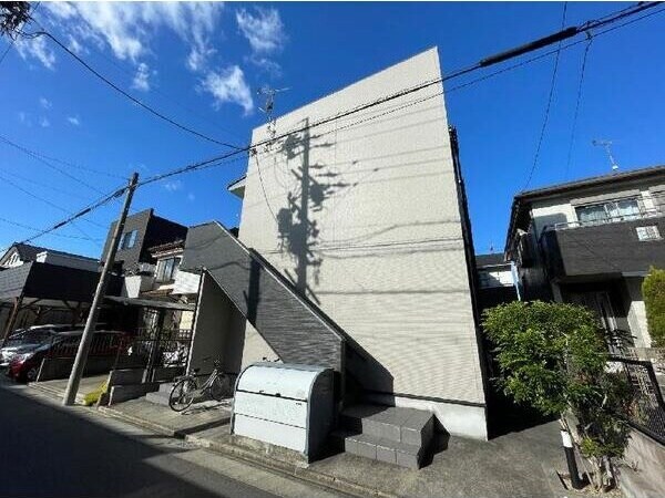 物件外観写真1　(きれいな外観です)