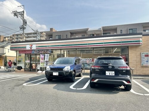物件内観写真11　(セブンイレブン名古屋平子橋西店 1764m)