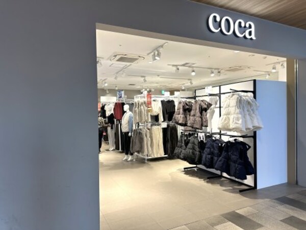 周辺環境(coca　ミュープラット神宮前店 878m)