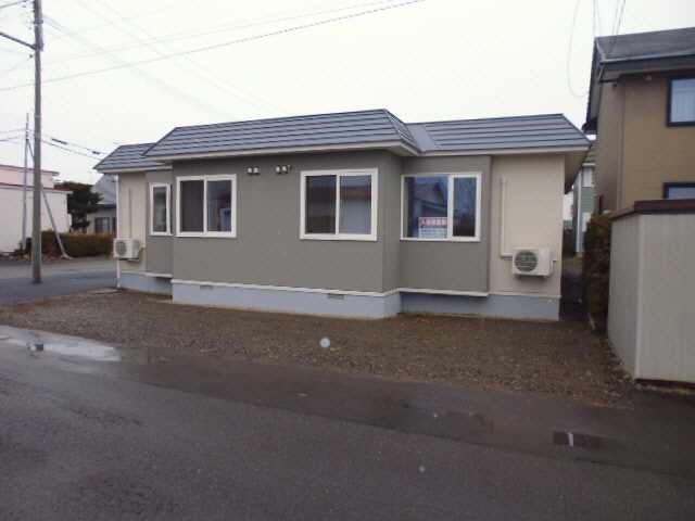 西9南31一棟二戸の物件外観写真