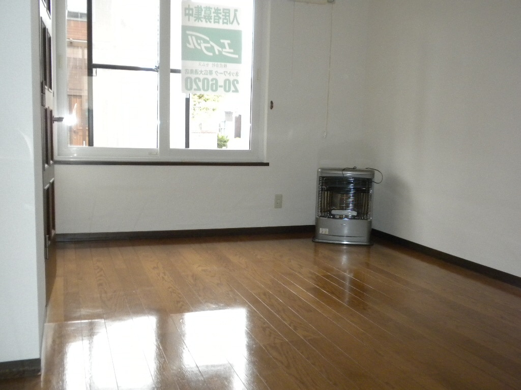 物件内観写真4　(洋室)