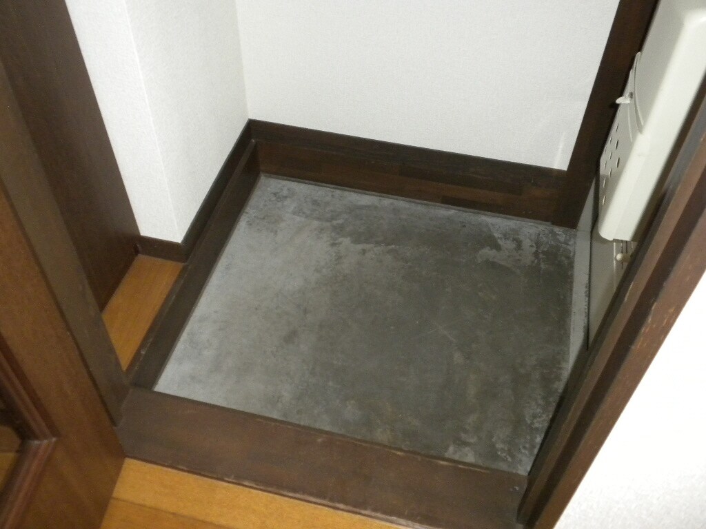 物件内観写真6　(玄関)