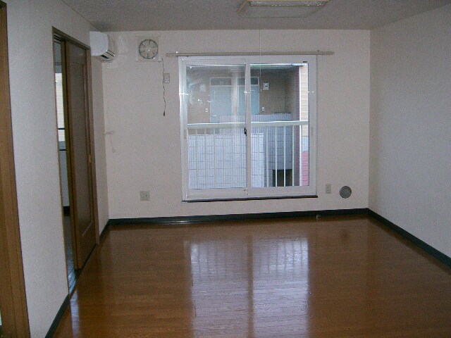 物件内観写真4　(ﾘﾋﾞﾝｸﾞ)