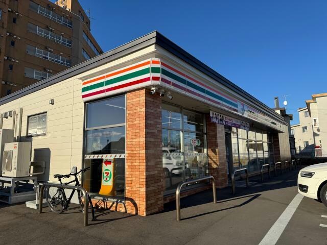 物件内観写真16　(セブンイレブン釧路鶴ケ岱2丁目店 711m)