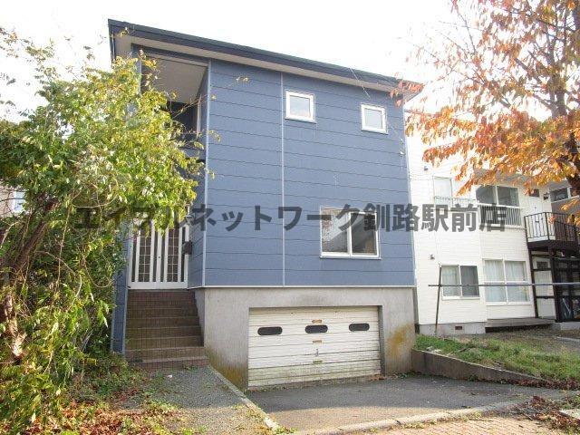 米町2丁目2世帯貸家の物件外観写真