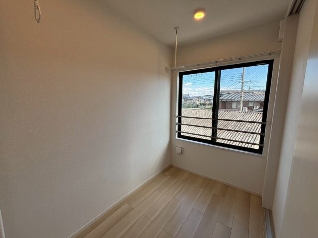 物件内観写真16　(サンルーム)