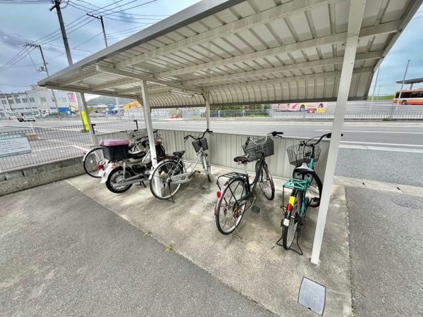 建物設備(駐輪場)