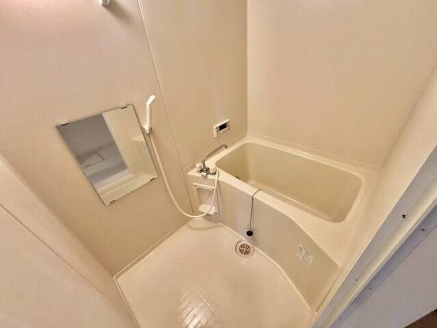 物件内観写真5　(コンパクトで使いやすいお風呂です)