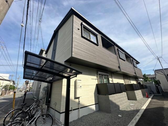 物件外観写真1　(外観もきれいです)