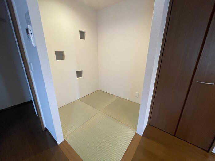 物件内観写真12　(畳コーナー)