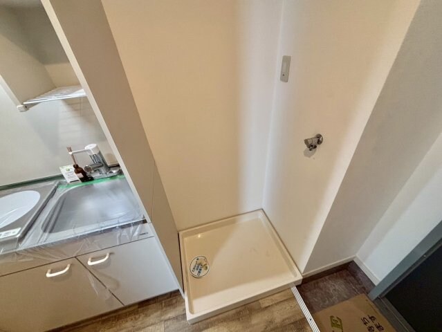 物件内観写真8　(洗濯機置場)