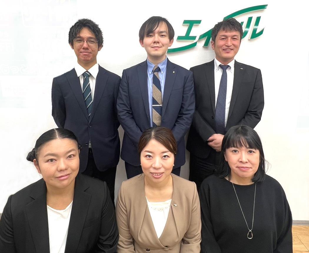 店舗スタッフ集合写真