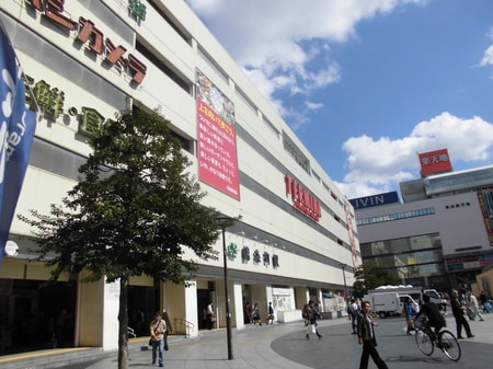 エイブルは錦糸町駅南口でてすぐ右手のビルです。1階に三井住友銀行が入っているビルの３階です。
