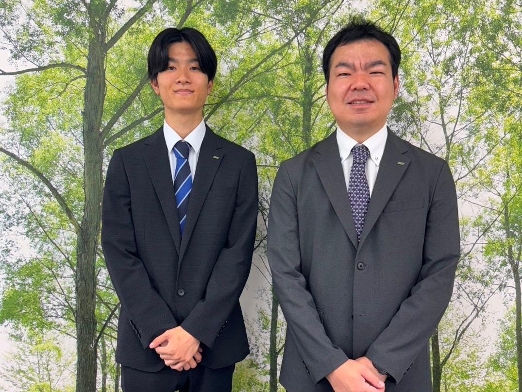 店舗スタッフ集合写真