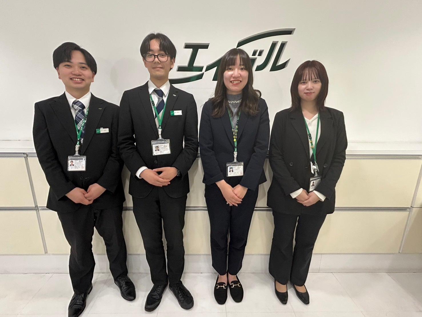 店舗スタッフ集合写真