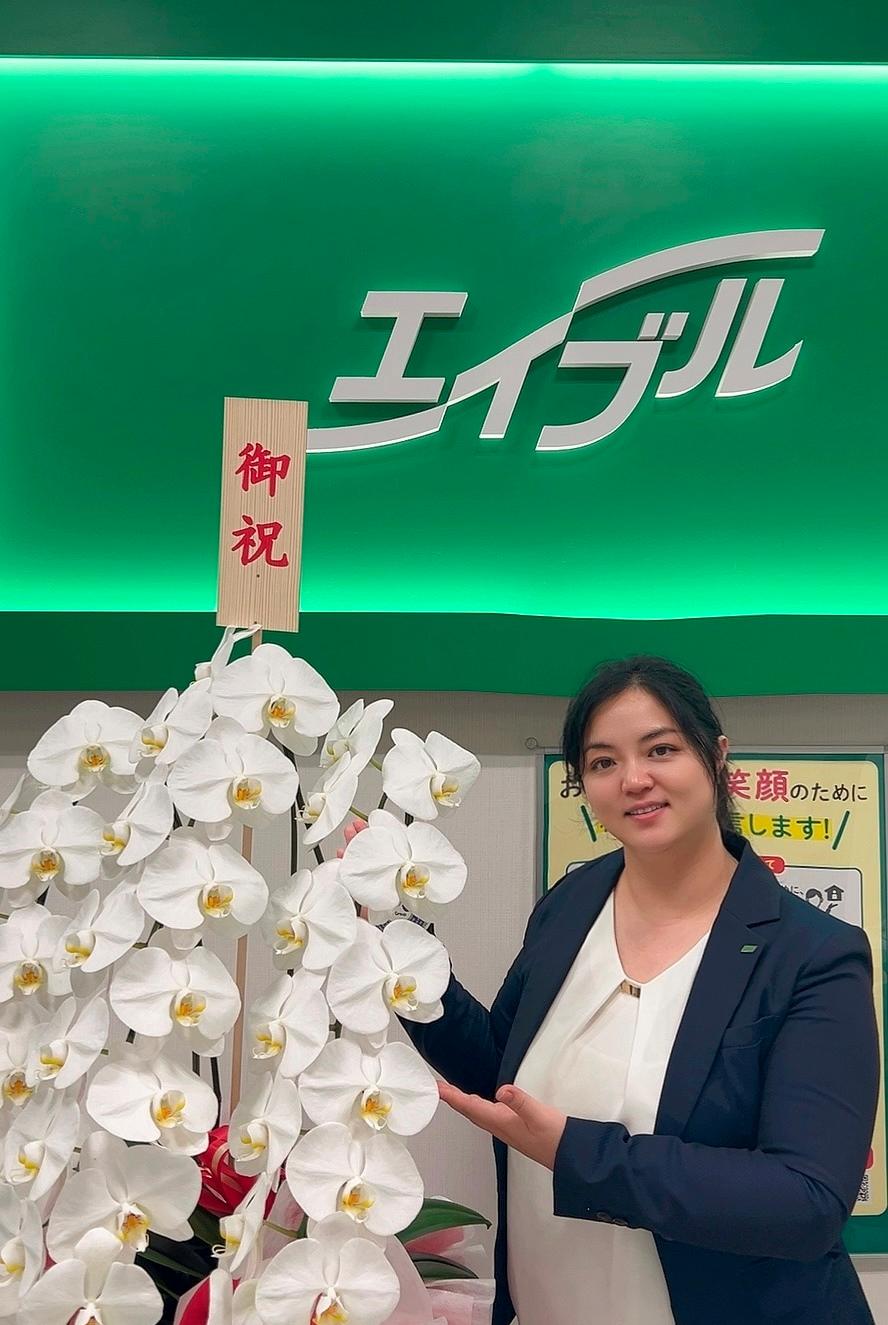 店舗スタッフ集合写真