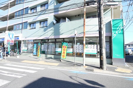 南武線『稲田堤駅』の改札を右手に歩いて頂き、横浜銀行さん、ブックオフさんの先に当店がございます。