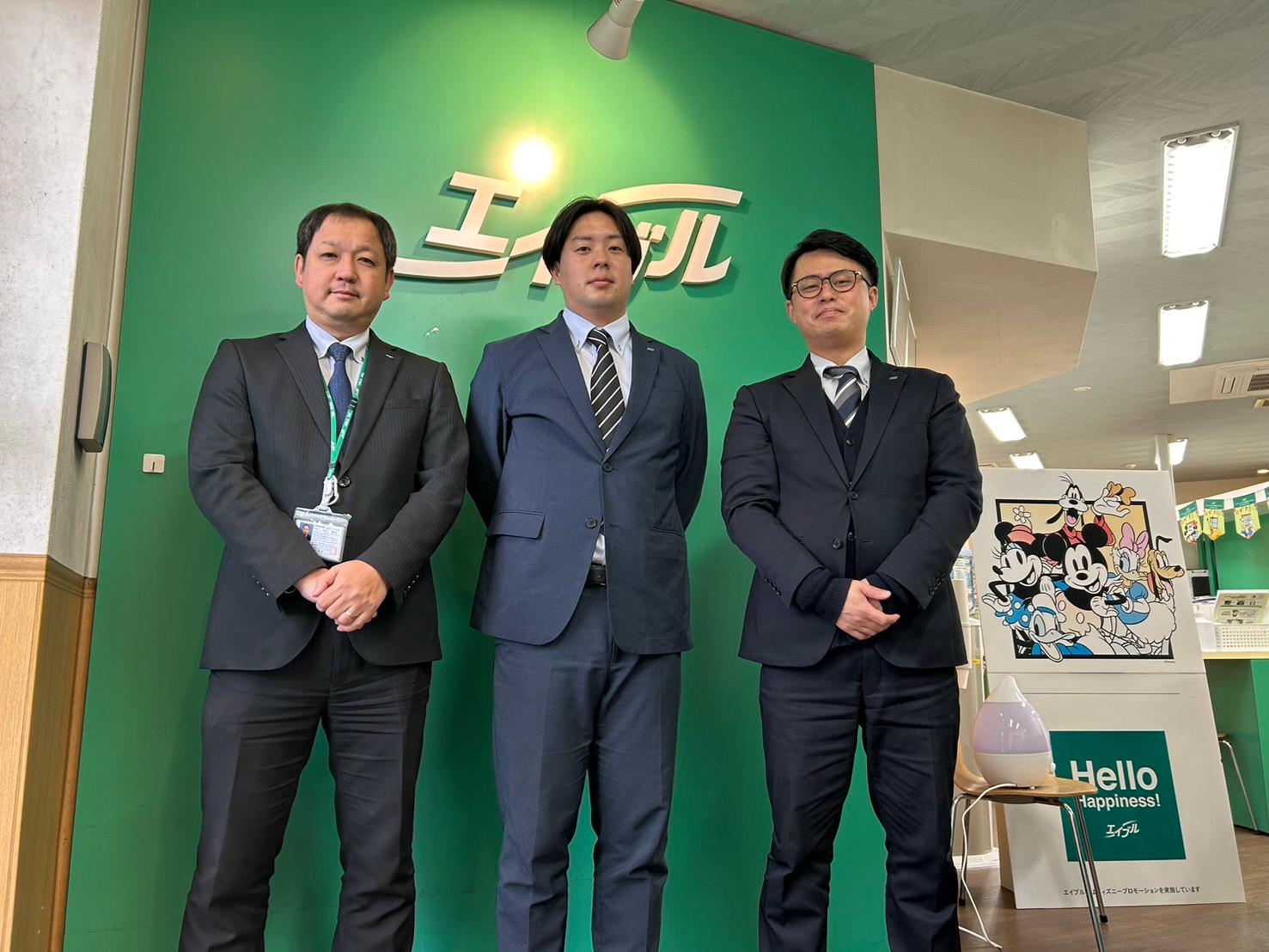 店舗スタッフ集合写真