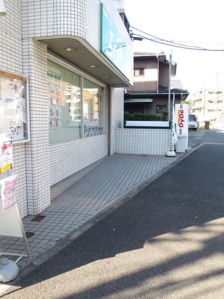 お客様用、駐車スペースです。お車でご来店の際に、お使い下さいませ。