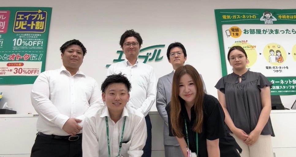 店舗スタッフ集合写真