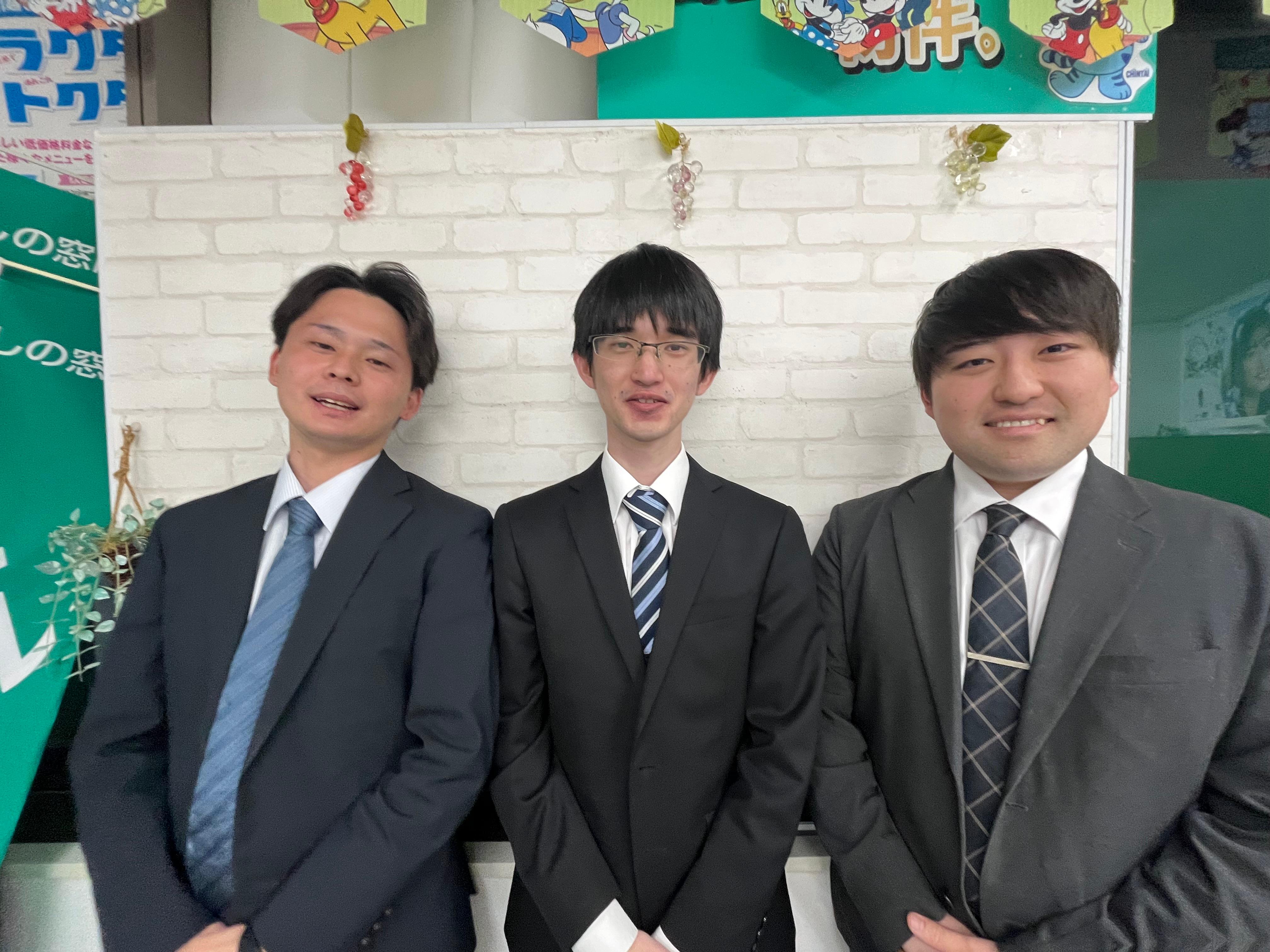 店舗スタッフ集合写真